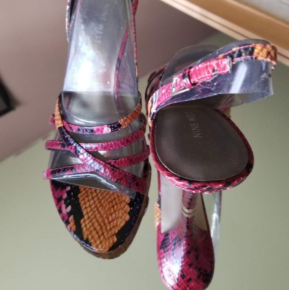 Shoes - Picture 3 of 4